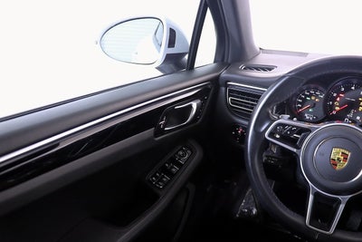 2021 Porsche Macan Base