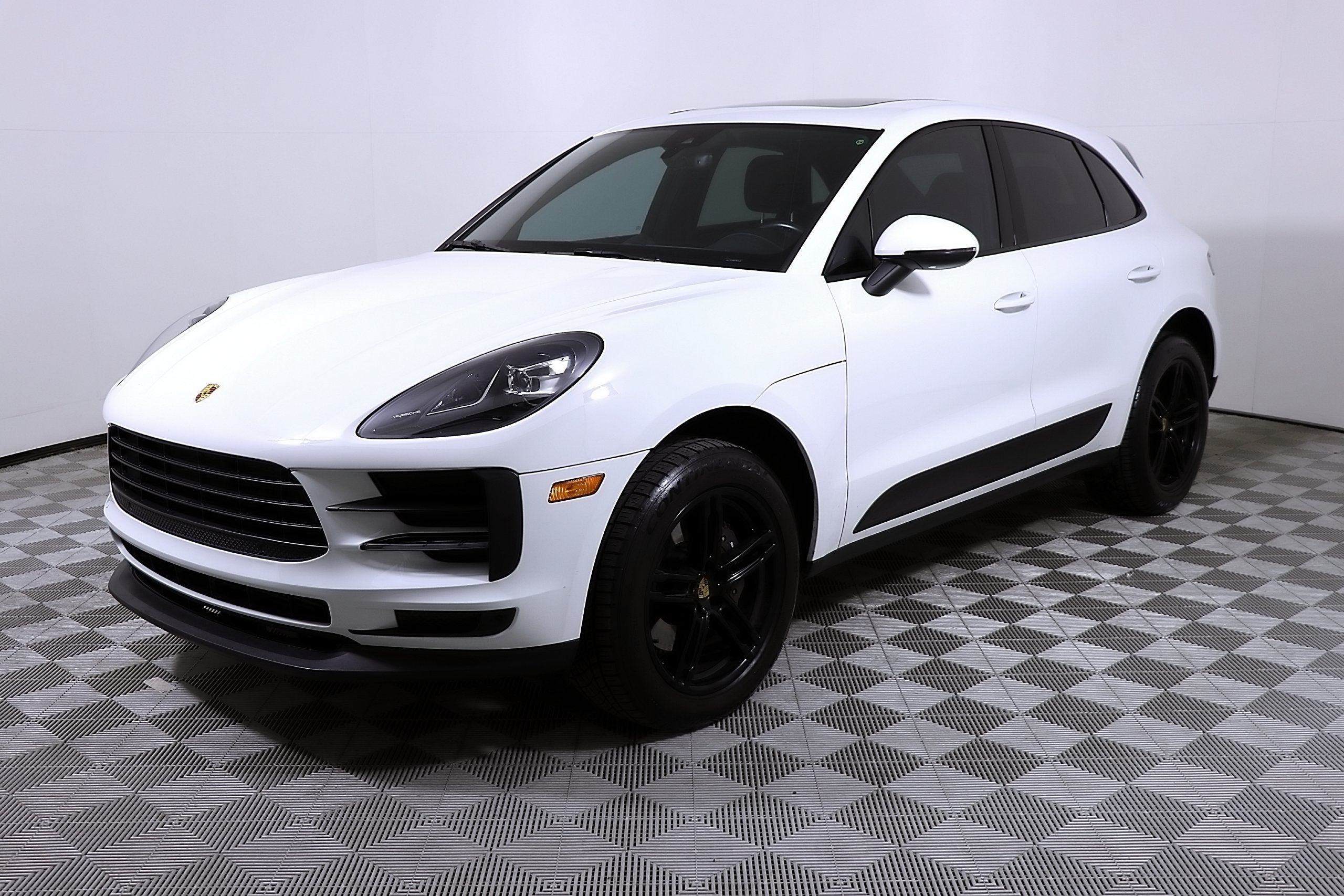 2021 Porsche Macan Base