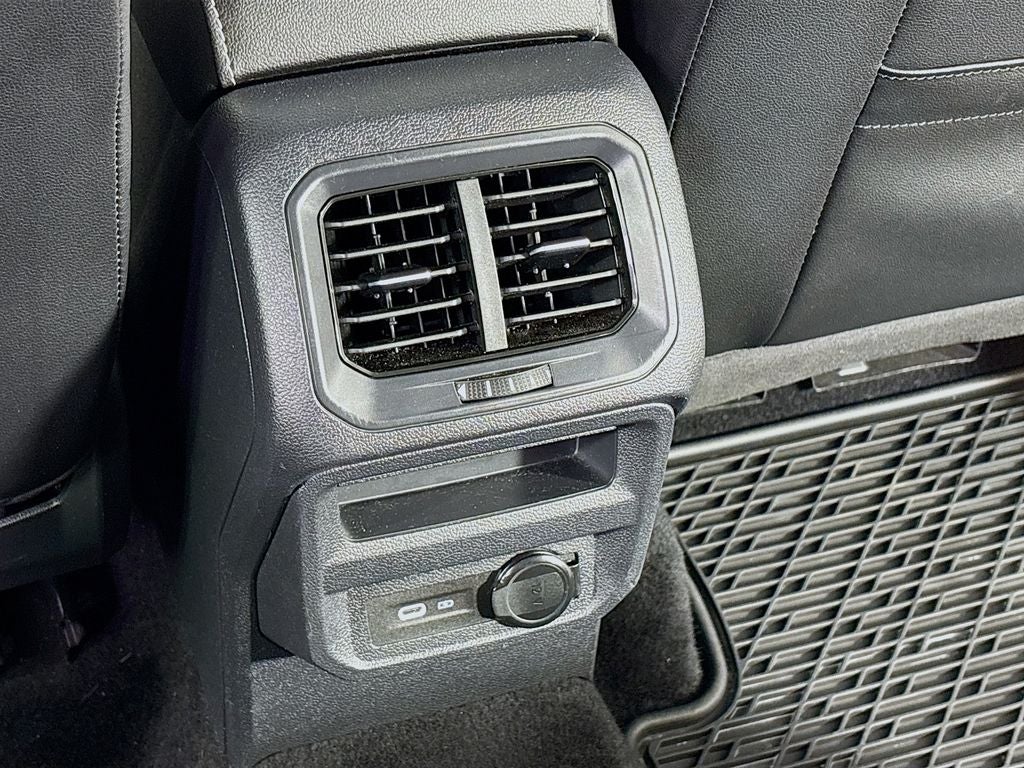 2022 Volkswagen Tiguan SEL R-Line