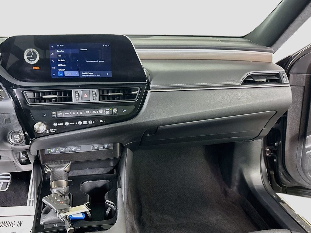 2023 Lexus ES 350 F SPORT Handling
