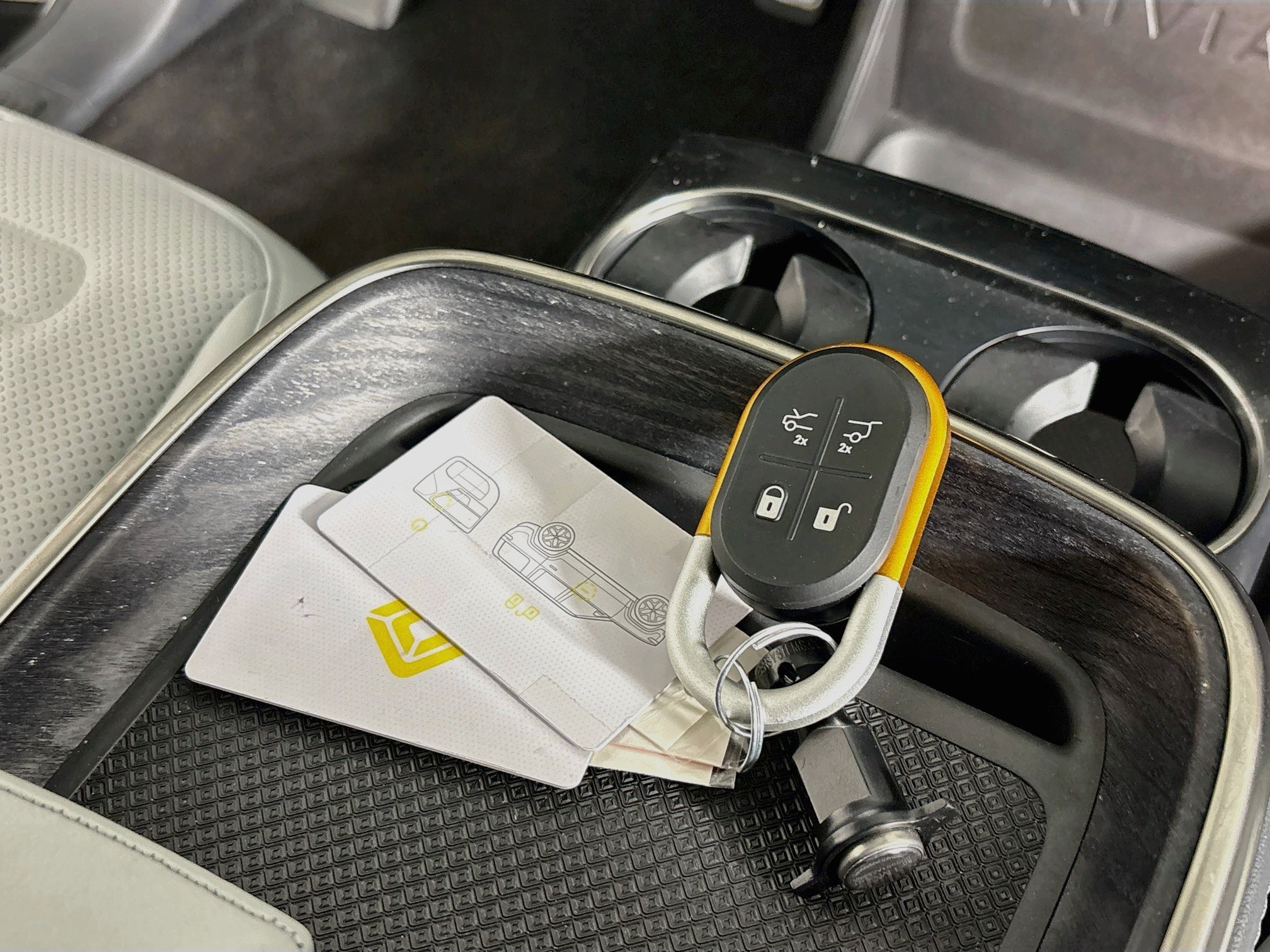 2024 Rivian R1S Adventure