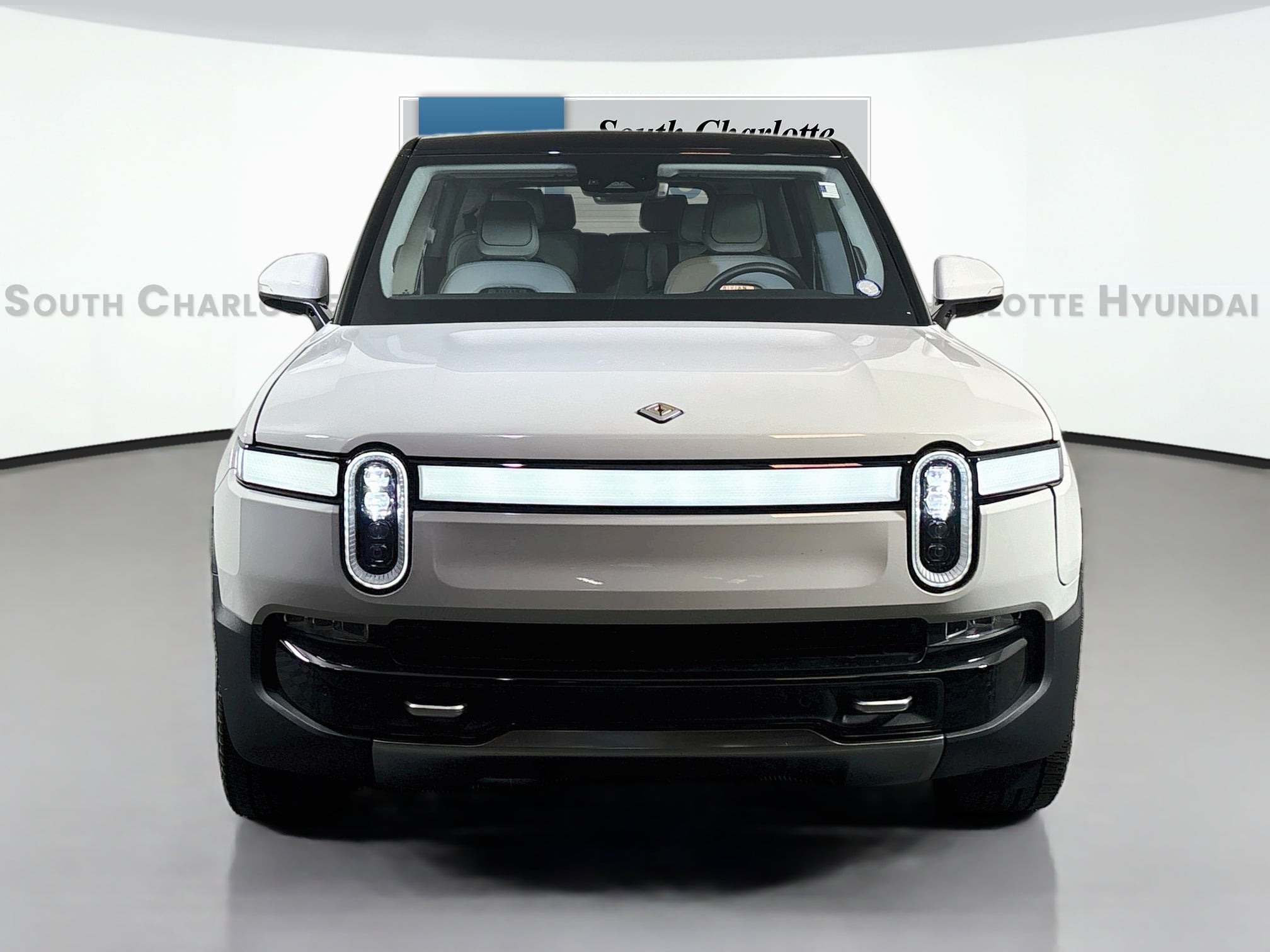 2024 Rivian R1S Adventure