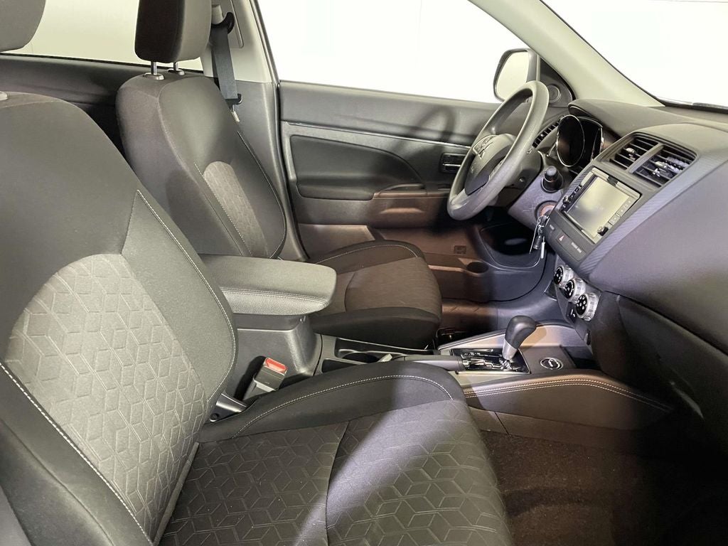 2025 Mitsubishi Outlander Sport ES