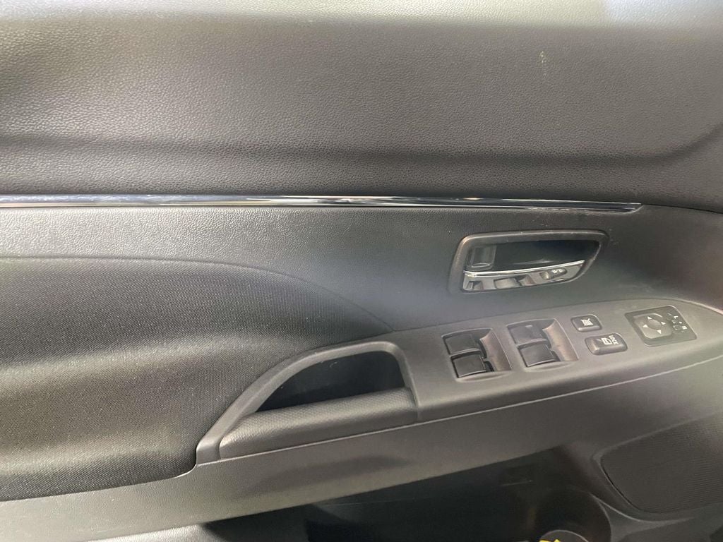 2025 Mitsubishi Outlander Sport ES