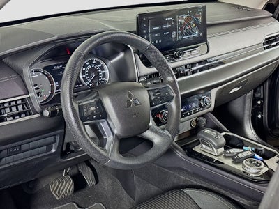2025 Mitsubishi Outlander ES