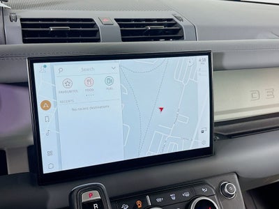 2023 Land Rover Defender SE