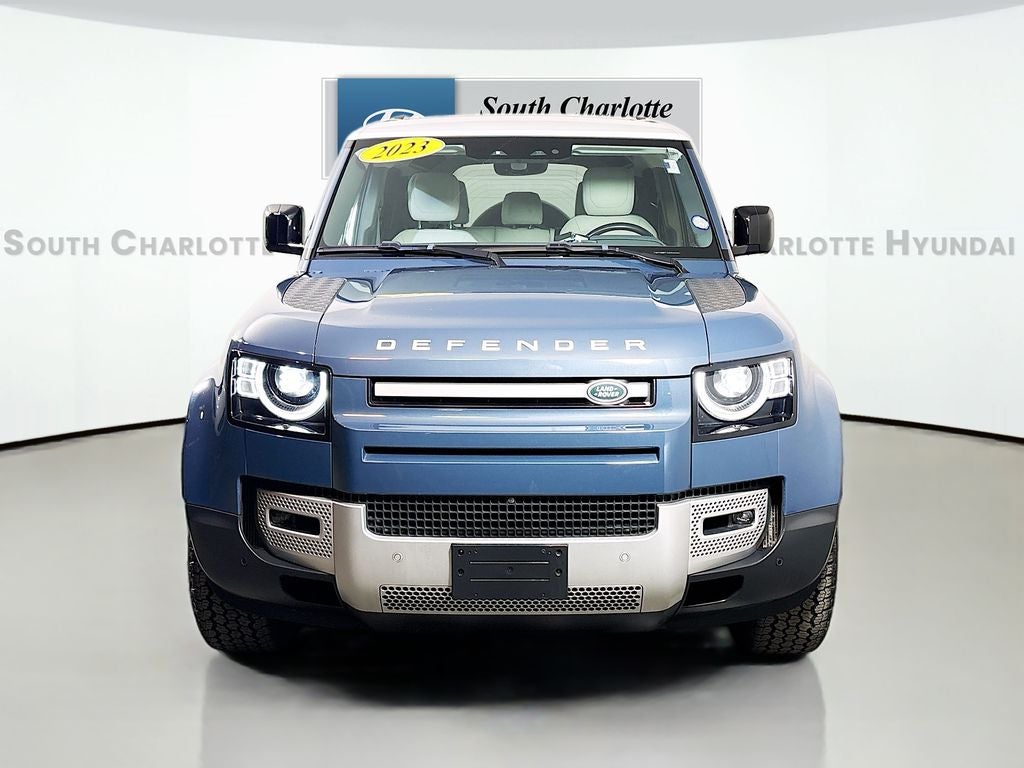 2023 Land Rover Defender SE