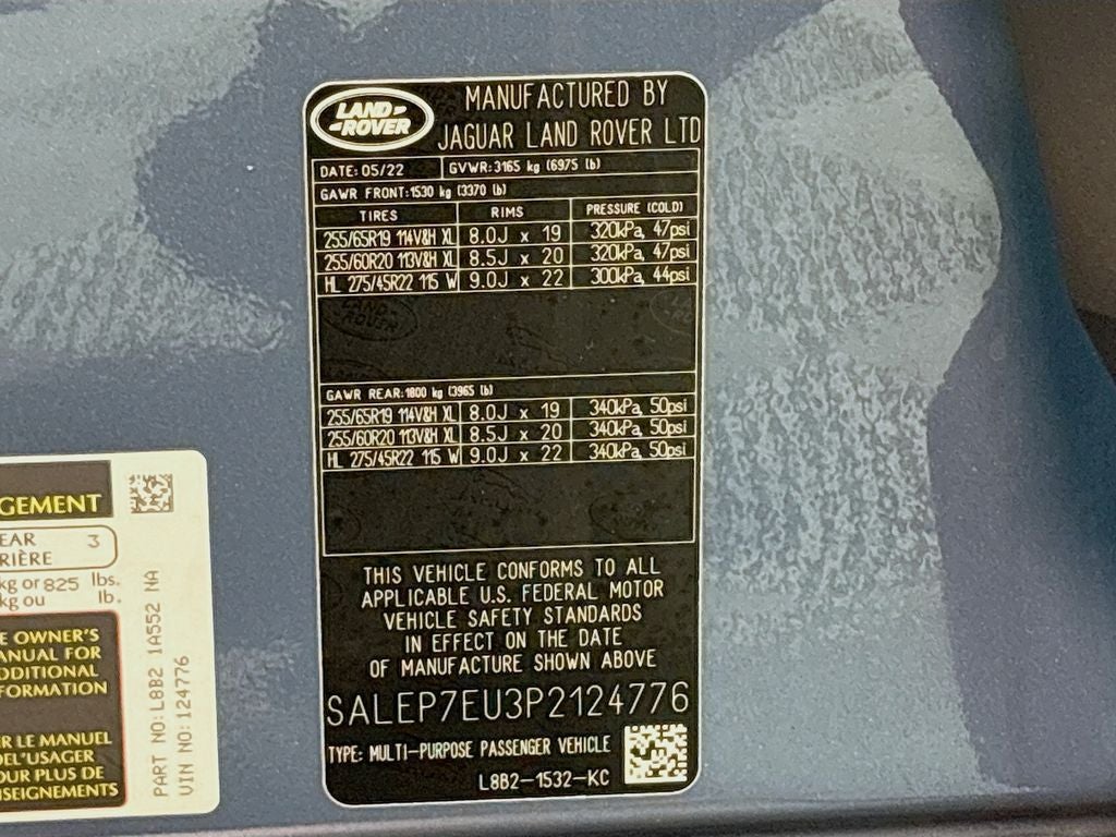 2023 Land Rover Defender SE