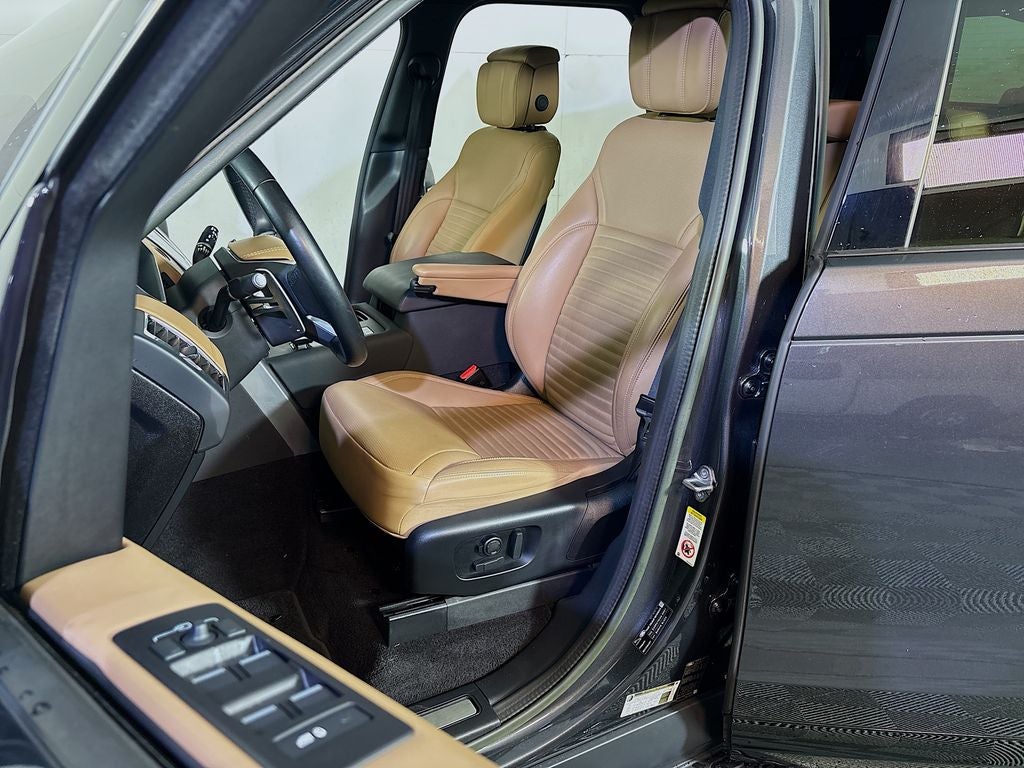 2023 Land Rover Discovery Metropolitan Edition