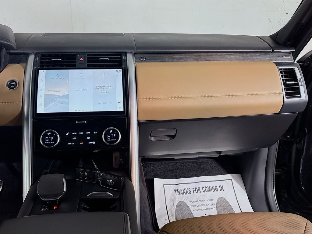 2023 Land Rover Discovery Metropolitan Edition