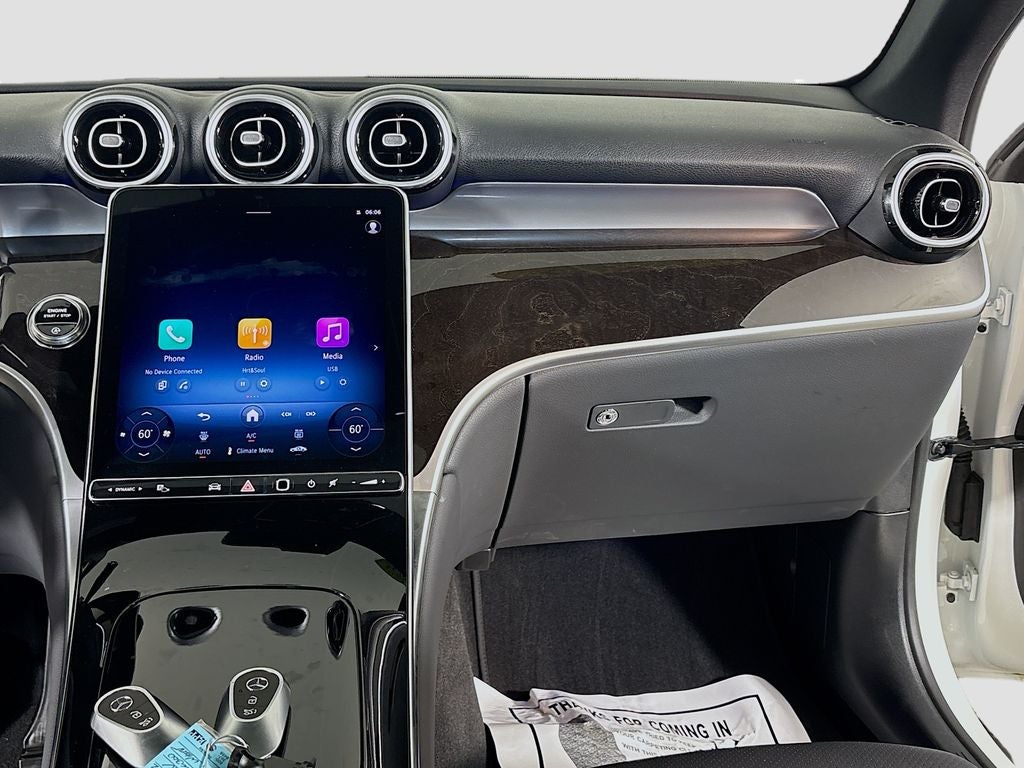 2025 Mercedes-Benz GLC 300 300