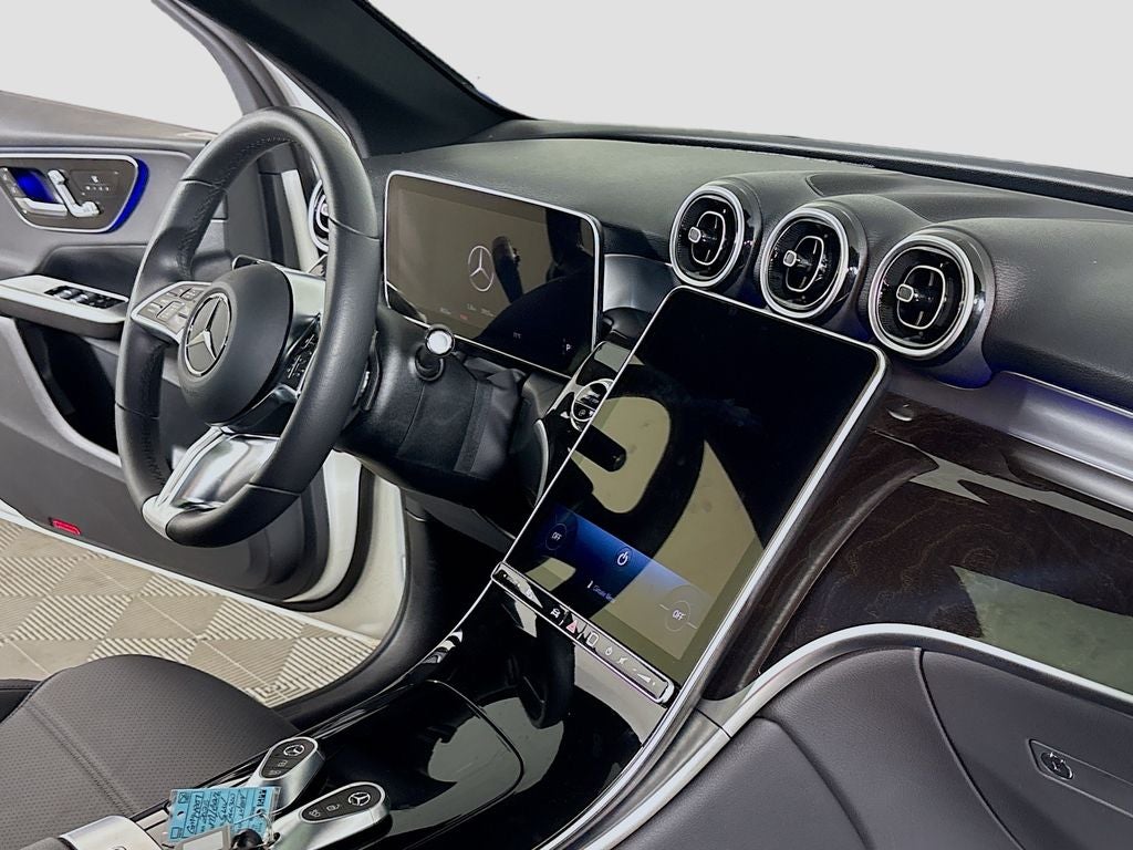 2025 Mercedes-Benz GLC 300 300