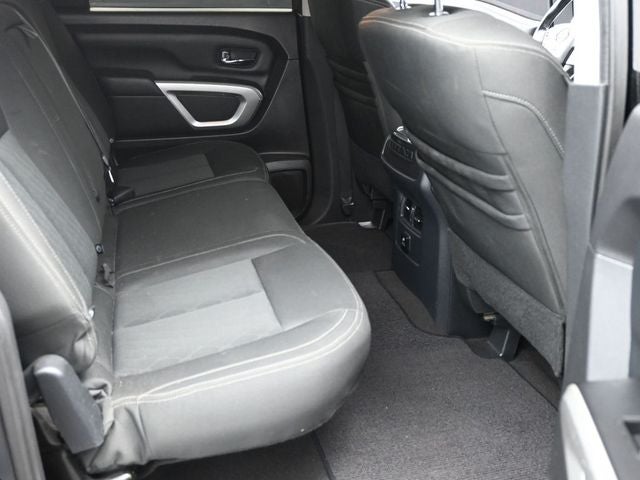 2017 Nissan Titan SV