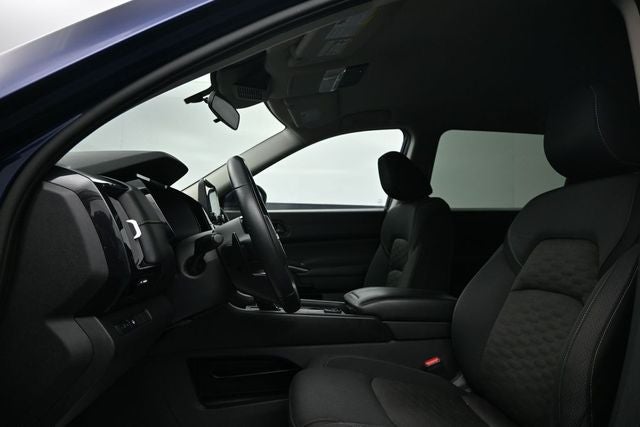 2023 Nissan Pathfinder SV