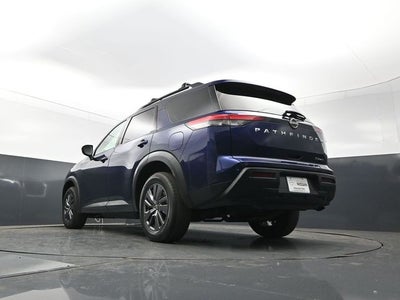 2023 Nissan Pathfinder SV