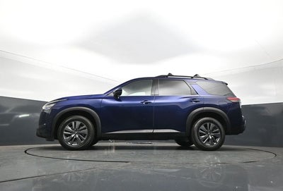 2023 Nissan Pathfinder SV