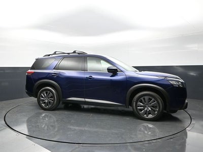 2023 Nissan Pathfinder SV