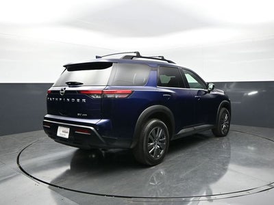 2023 Nissan Pathfinder SV