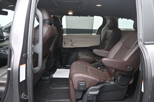 2022 Toyota Sienna Platinum