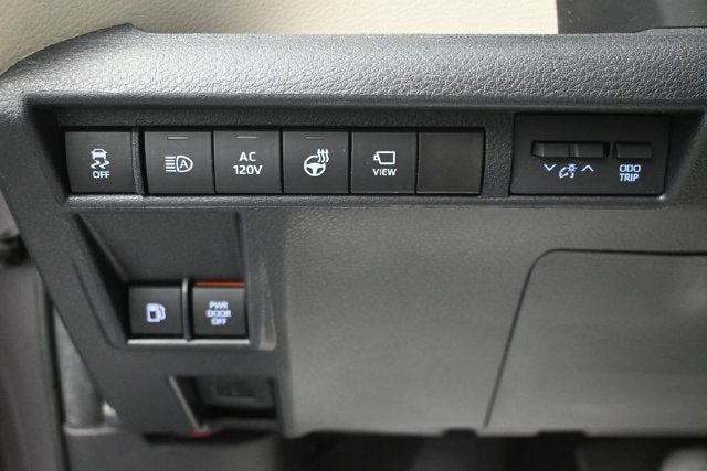 2022 Toyota Sienna Platinum