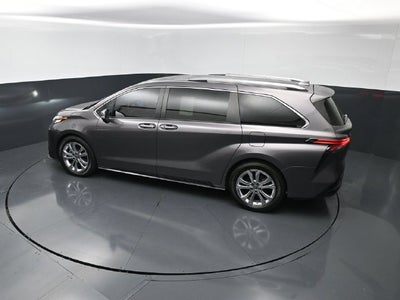 2022 Toyota Sienna Platinum