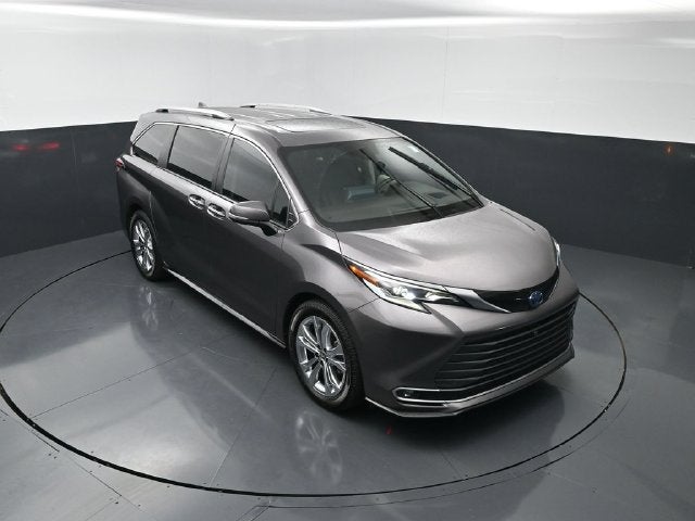 2022 Toyota Sienna Platinum