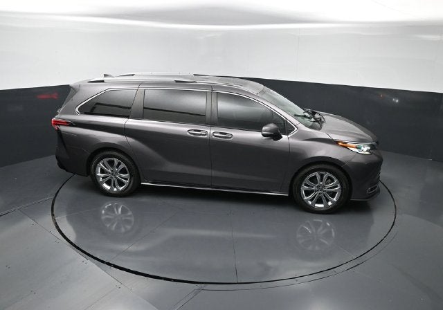 2022 Toyota Sienna Platinum