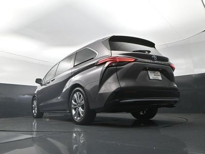 2022 Toyota Sienna Platinum