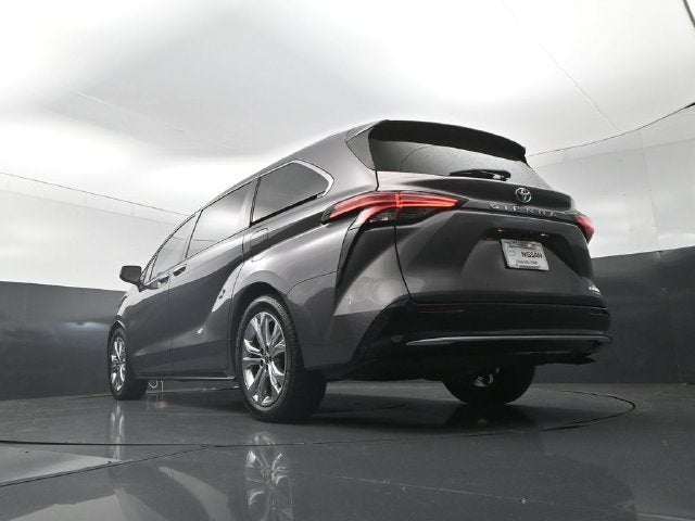 2022 Toyota Sienna Platinum