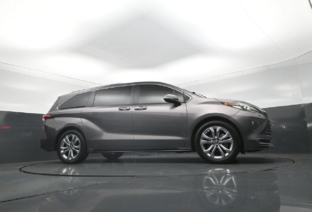 2022 Toyota Sienna Platinum
