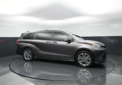 2022 Toyota Sienna Platinum