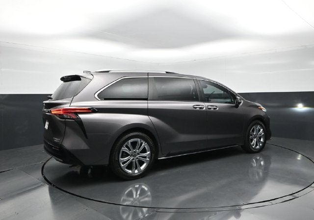 2022 Toyota Sienna Platinum