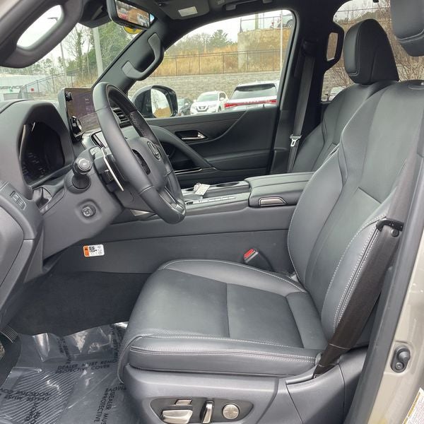 2025 Lexus LX LX 700h Luxury