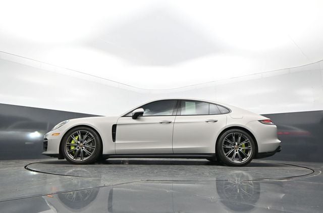 2022 Porsche Panamera 4