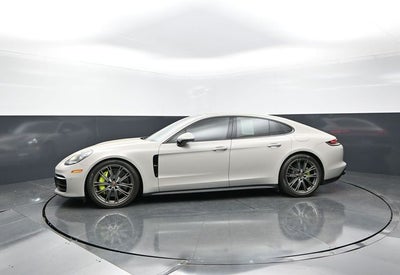 2022 Porsche Panamera 4