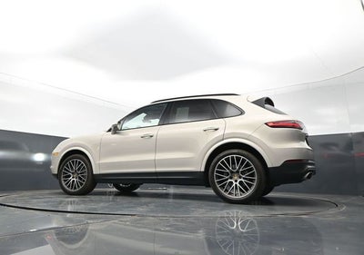 2022 Porsche Cayenne Base