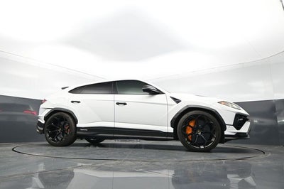 2023 Lamborghini Urus Performante