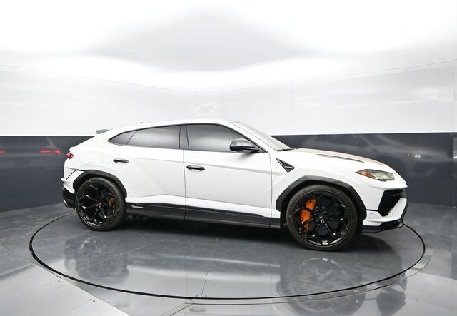 2023 Lamborghini Urus Performante