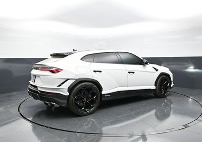 2023 Lamborghini Urus Performante