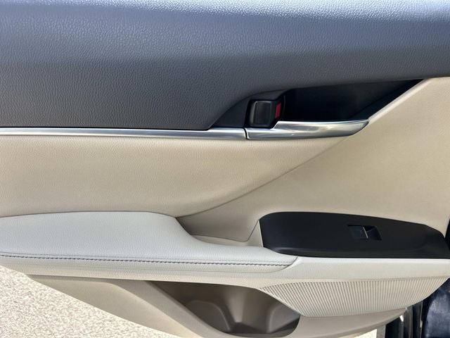 2022 Toyota Camry Hybrid XLE