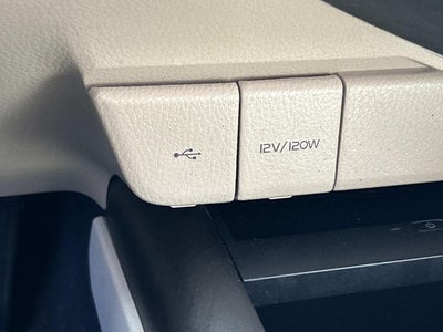 2022 Toyota Camry Hybrid XLE