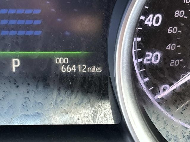 2022 Toyota Camry Hybrid XLE