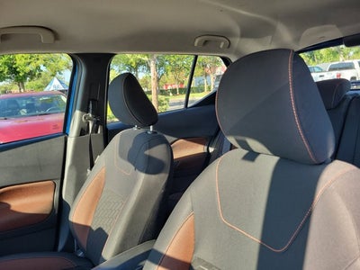 2021 Nissan Kicks SR