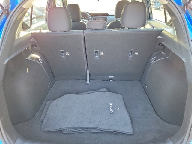 2021 Nissan Kicks SR