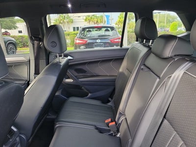 2023 Volkswagen Tiguan SE R-Line Black