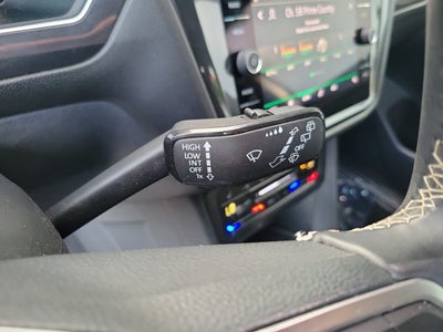 2023 Volkswagen Tiguan SE R-Line Black