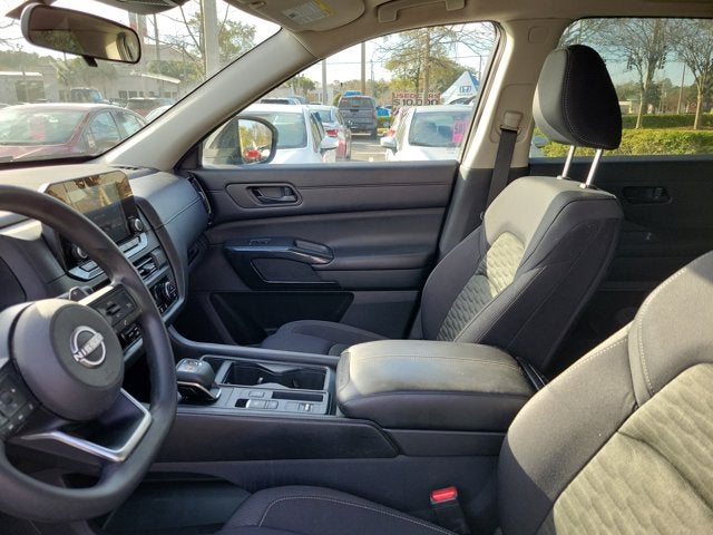 2023 Nissan Pathfinder S