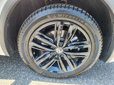 2022 Volkswagen Tiguan 2.0T SE R-Line Black