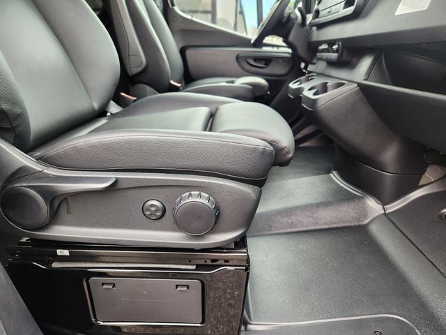 2024 Mercedes-Benz Sprinter 2500 Passenger 170 WB High Roof