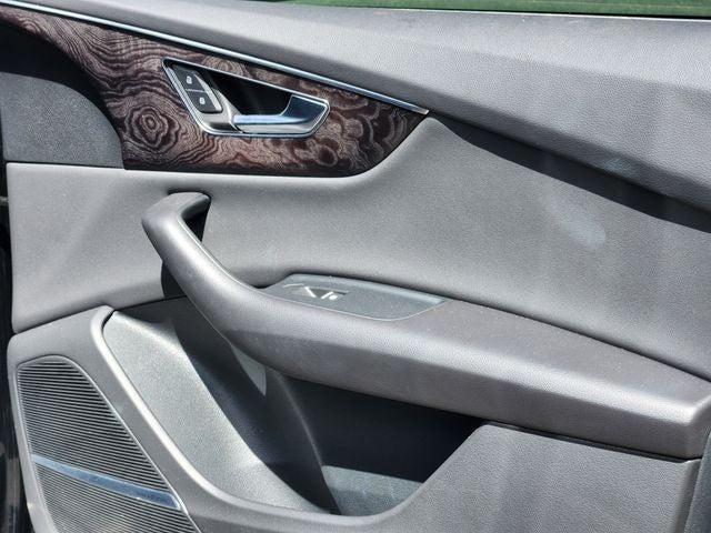 2022 Audi Q8 55 Premium Plus quattro